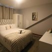 Double room at Heathrow Roomzzz BnB