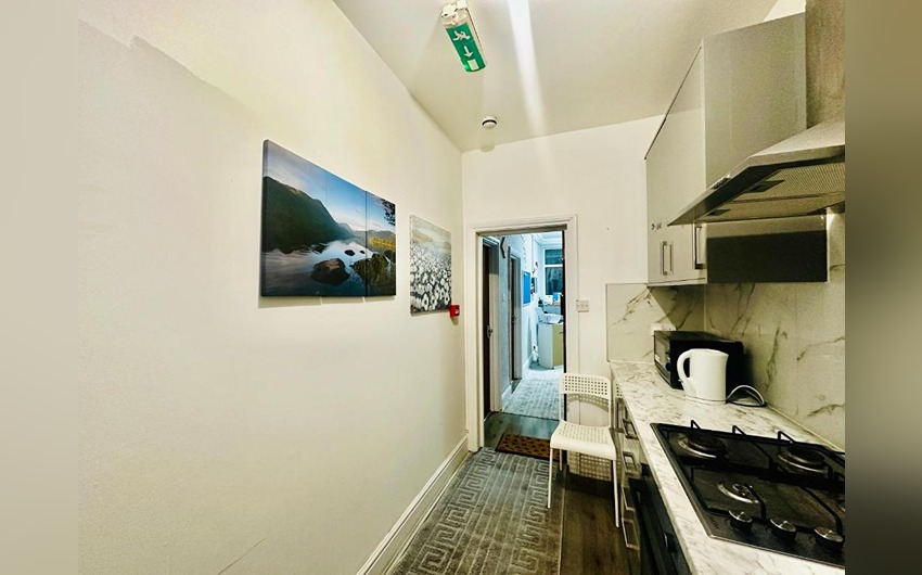 Kitchen at Heathrow Roomzzz BnB